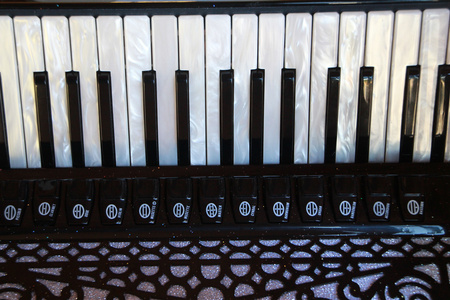 Klaviatur eines Pianoakkordeon